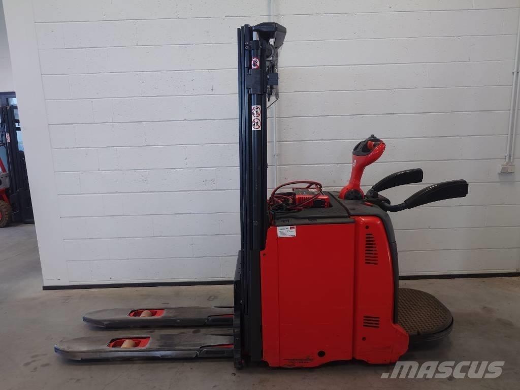 Linde L12AP/133 自走式堆積機