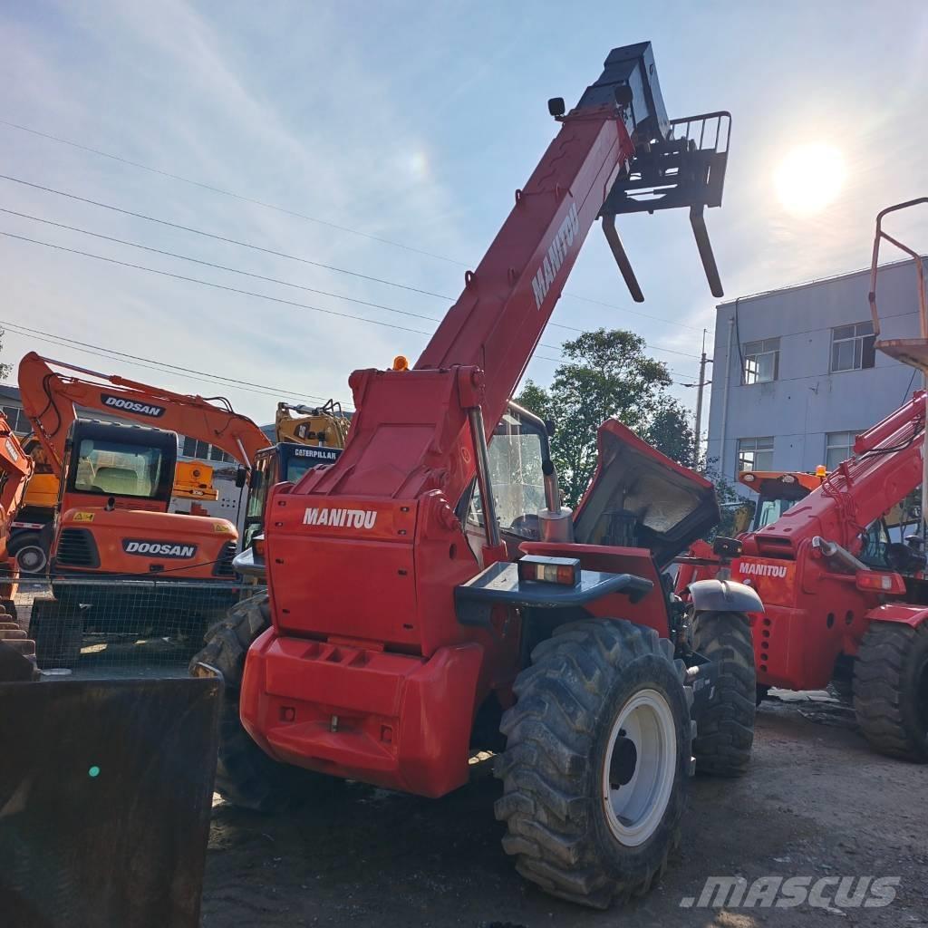 Manitou MT 1240 伸縮臂操作車