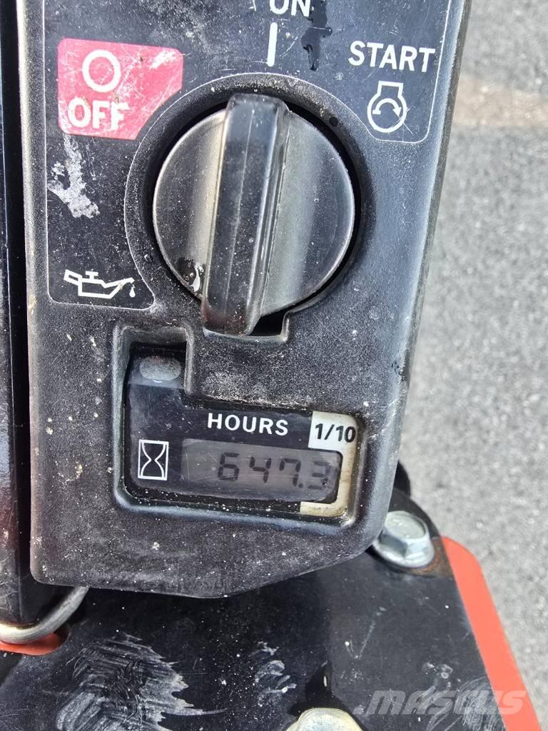 Ditch Witch RT 24 掘溝機