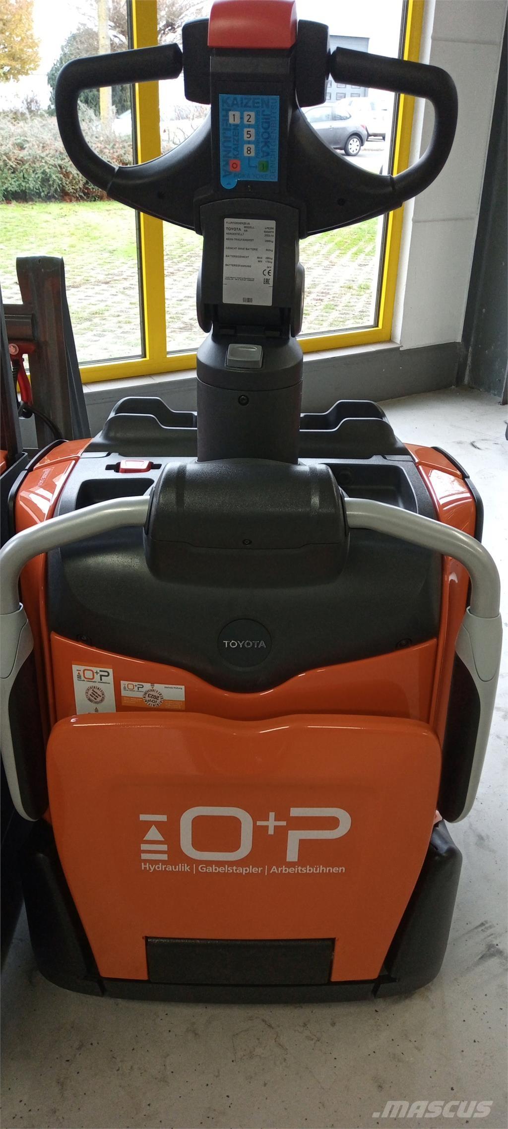 Toyota LPE200 行走控制式堆積機