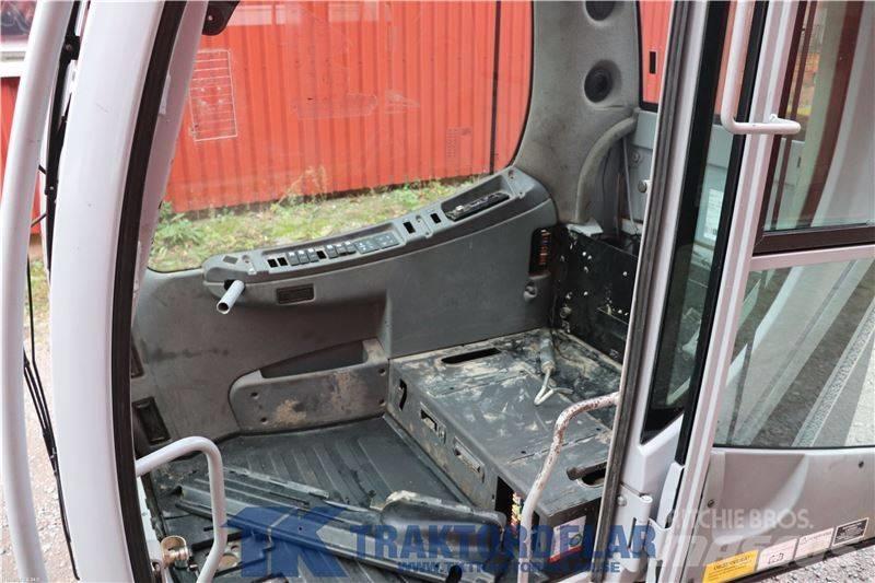 New Holland WE150C 駕駛室與內部