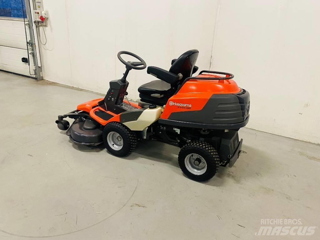 Husqvarna R418Ts AWD 騎乘式割草機