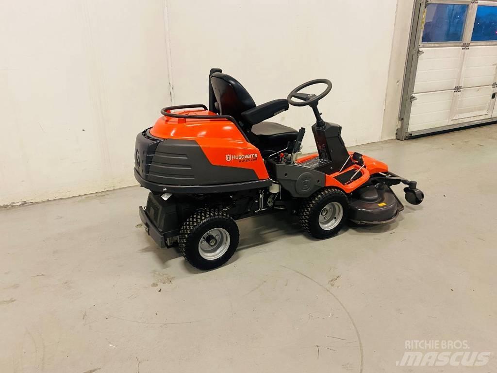 Husqvarna R418Ts AWD 騎乘式割草機