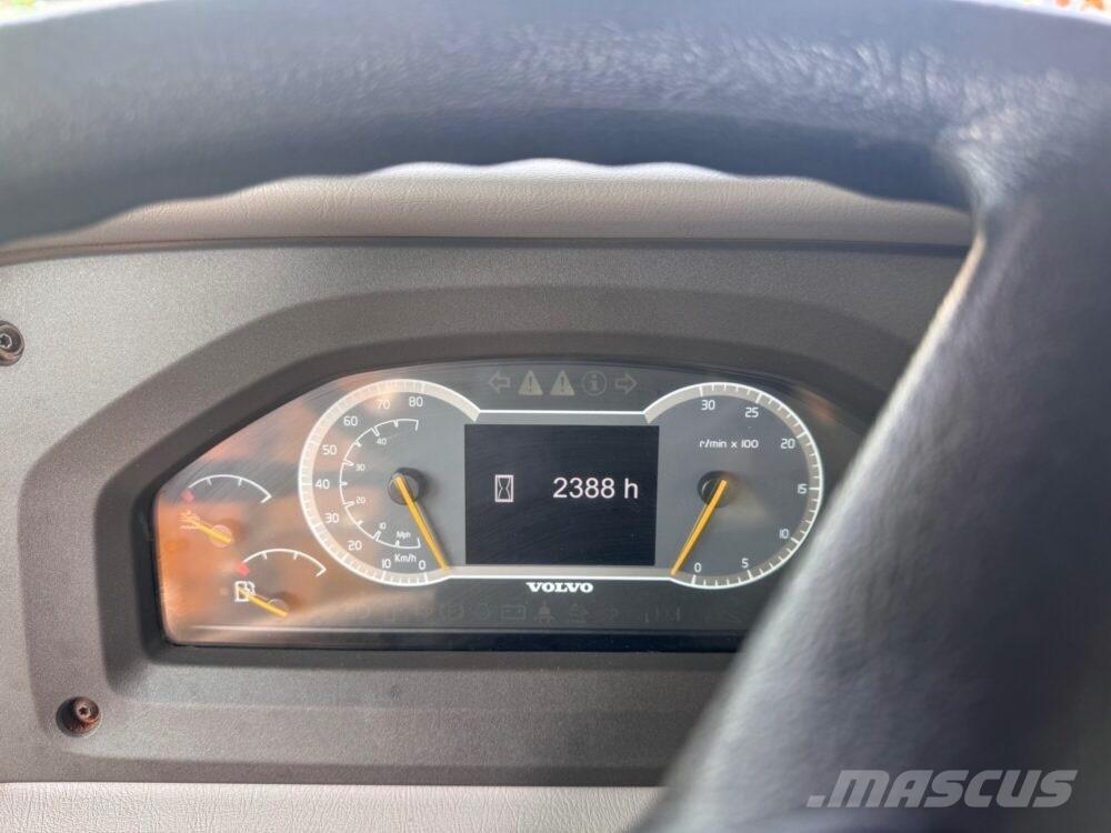 Volvo A 30 G 鉸接式起吊車