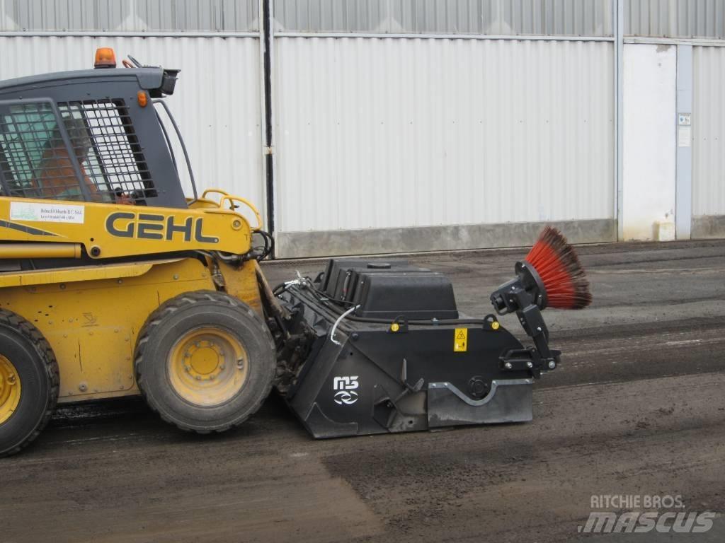 M3 Sweeper Bucket HD 其他地面照料機械
