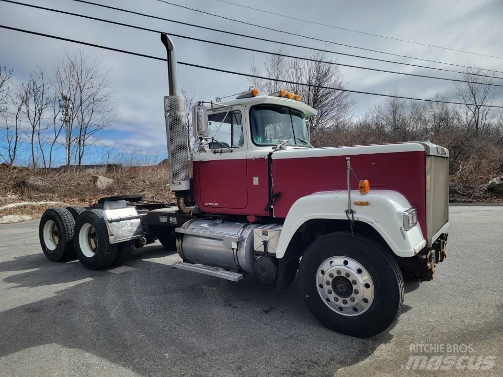 Mack RW613 曳引機組件