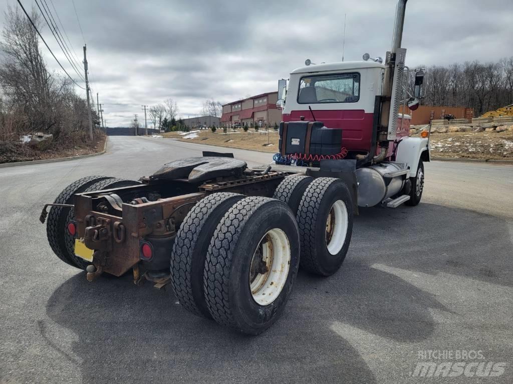 Mack RW613 曳引機組件