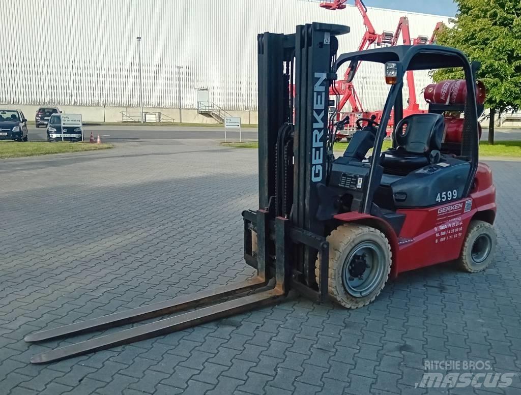 Manitou MI 30 G 液化石油氣LPG卡車