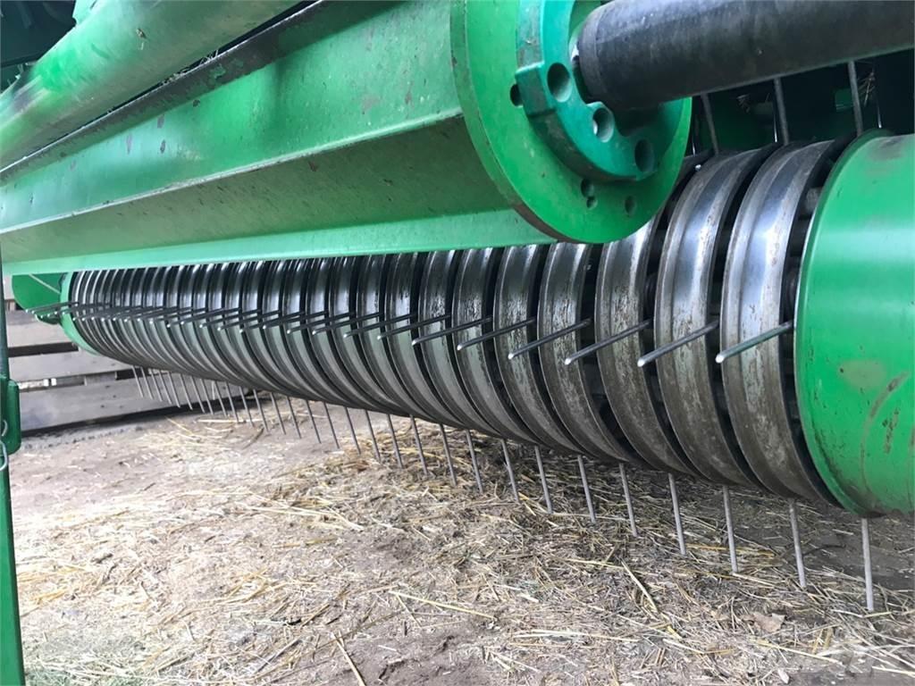 John Deere 990 圓型牧草打包機