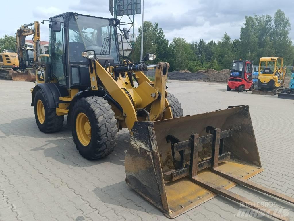 CAT 908M 輪胎式裝載機