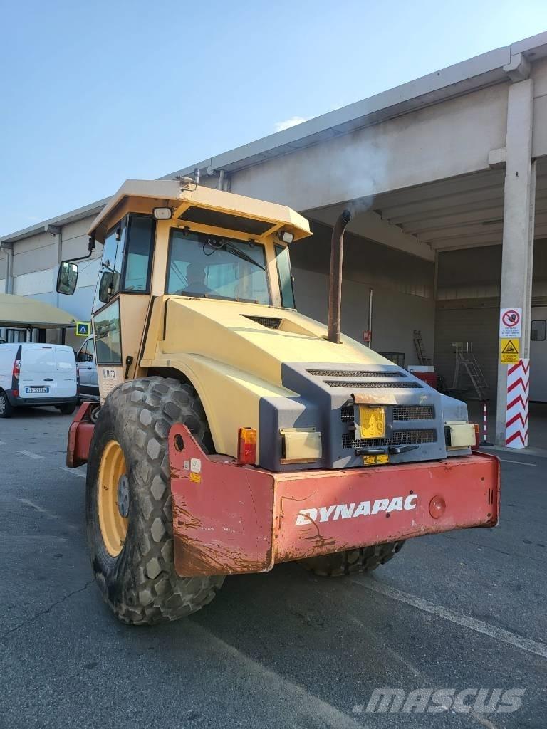 Dynapac CA 302 D 單輪滾壓機