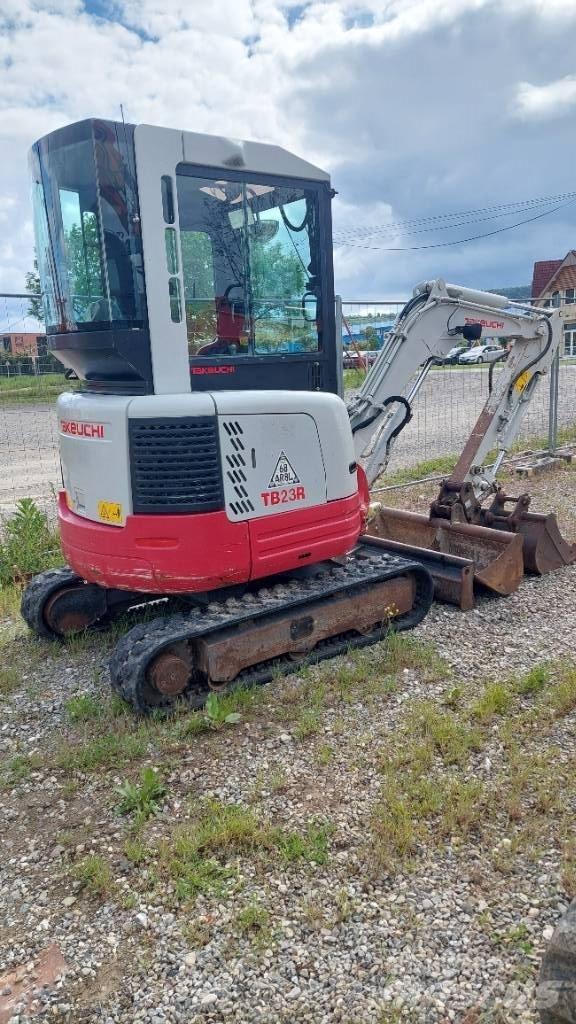 Takeuchi TB 23 R 小型挖土機/掘鑿機<7t(小型挖掘機)