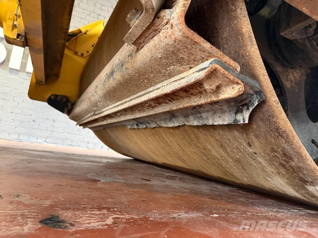 Bomag BW 211 D-4 單輪滾壓機