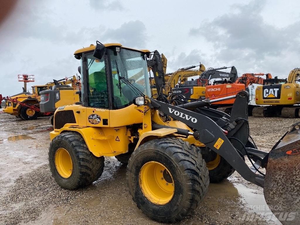 Volvo L 35 G 輪胎式裝載機