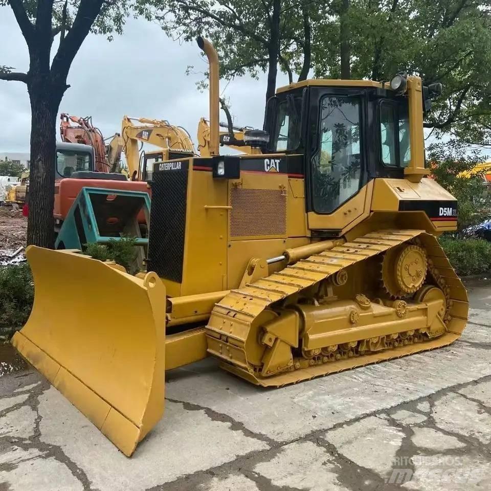 CAT D5M 履帶推土機