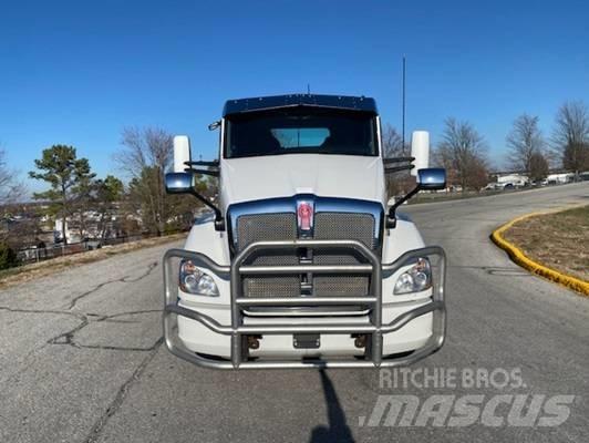 Kenworth T 680 曳引機組件