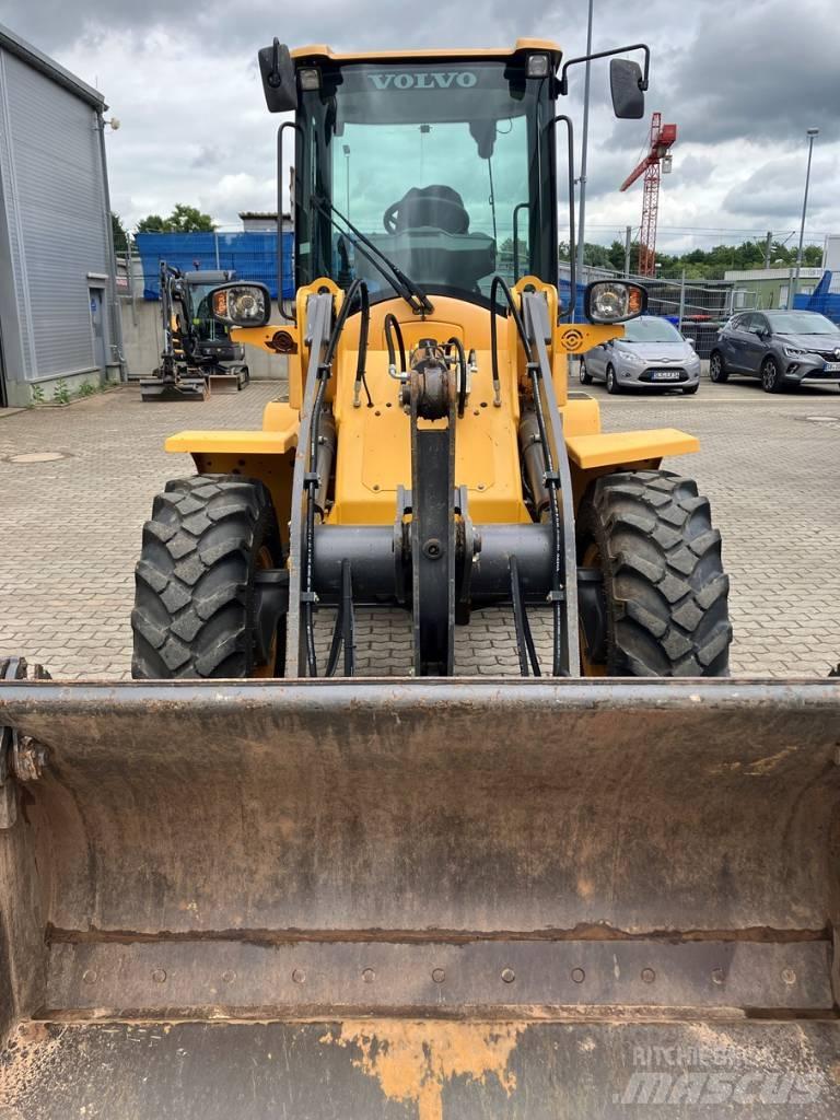 Volvo L 30 G 輪胎式裝載機