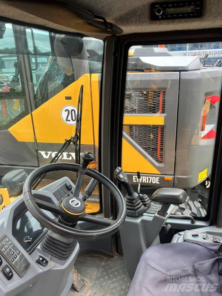 Volvo L 30 G 輪胎式裝載機