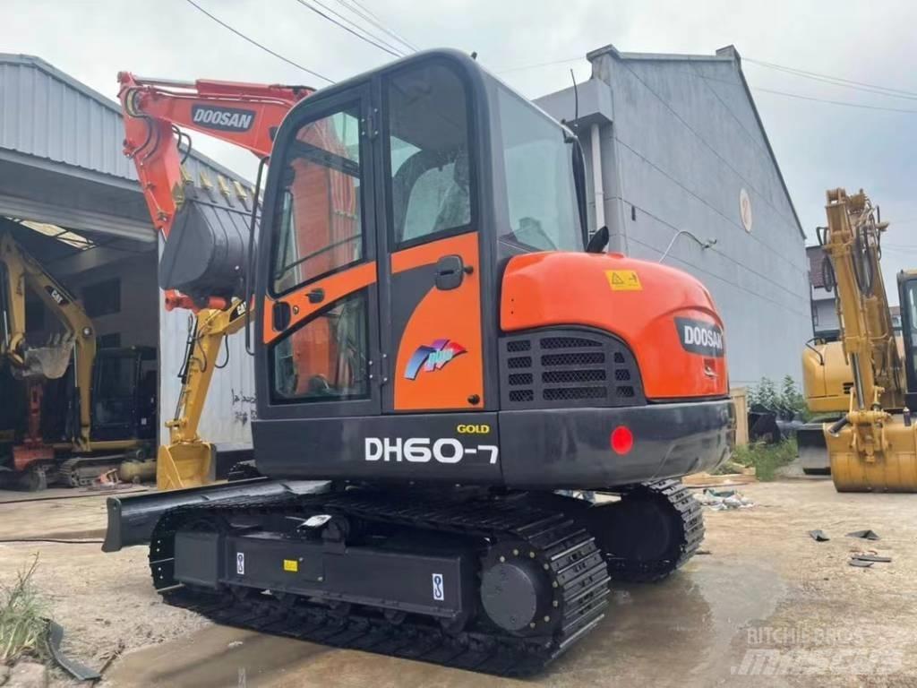 Doosan DH 60-7 小型挖土機/掘鑿機<7t(小型挖掘機)