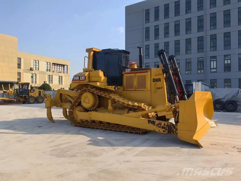 CAT D8R 履帶推土機