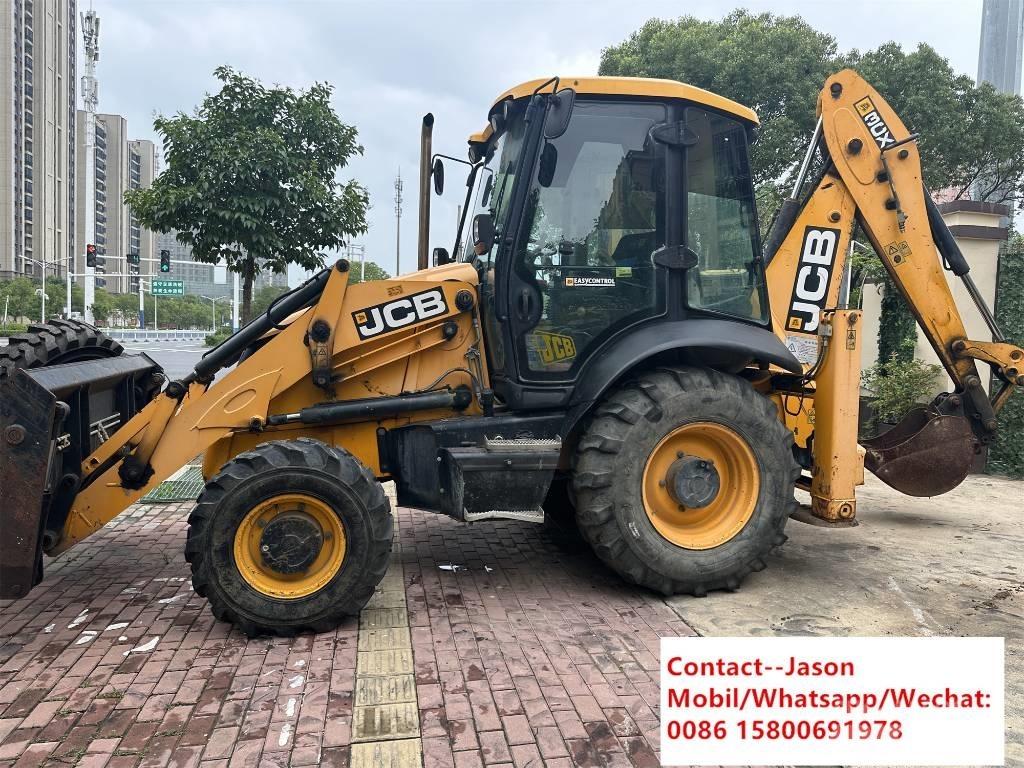 JCB 3 CX 4 T 反鏟裝載機