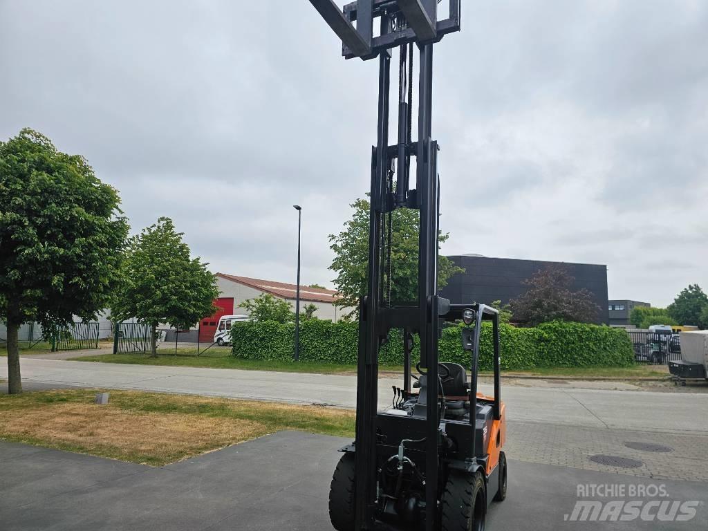 Doosan D 35 S-7 柴油卡車