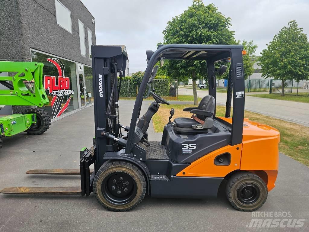 Doosan D 35 S-7 柴油卡車