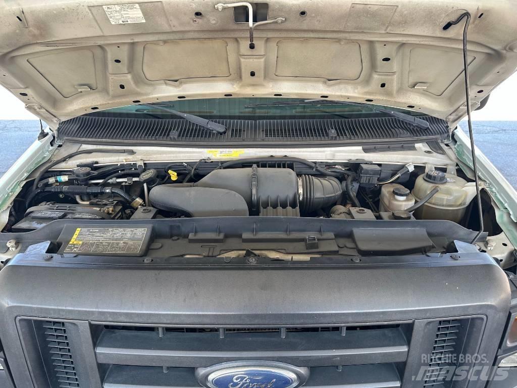 Ford E 250 廂式貨物運輸車