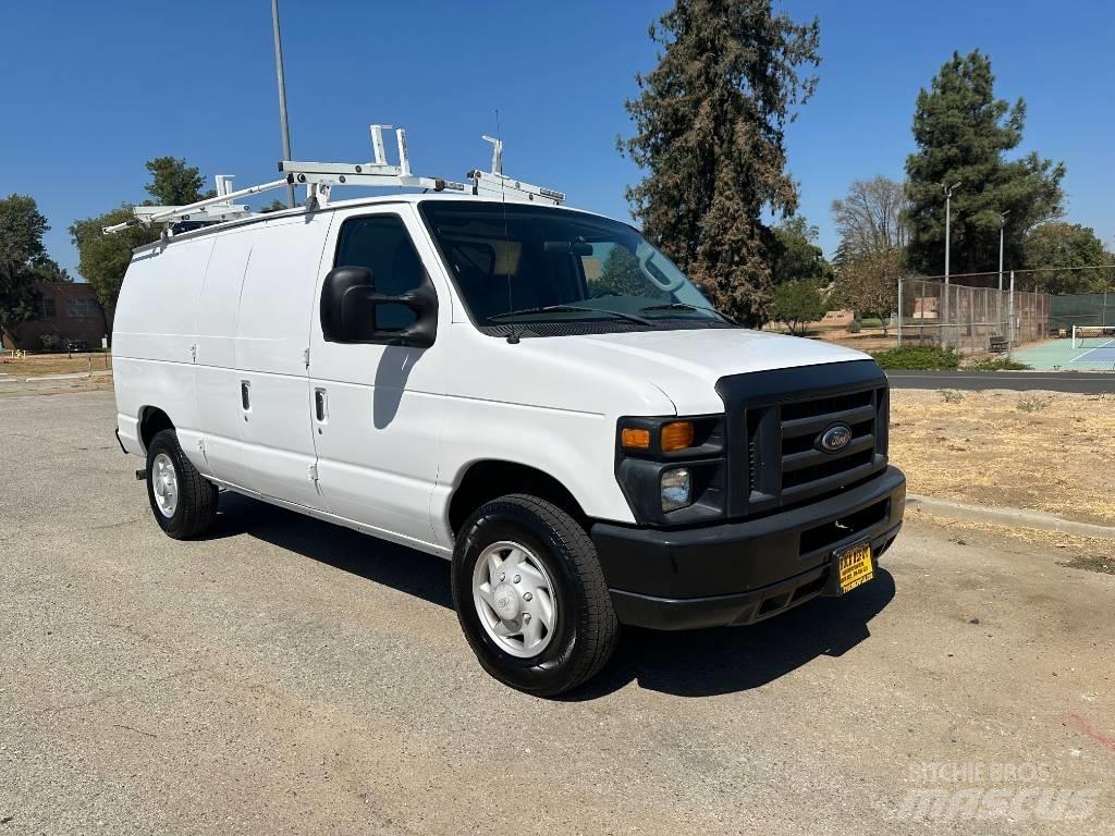Ford E 250 廂式貨物運輸車