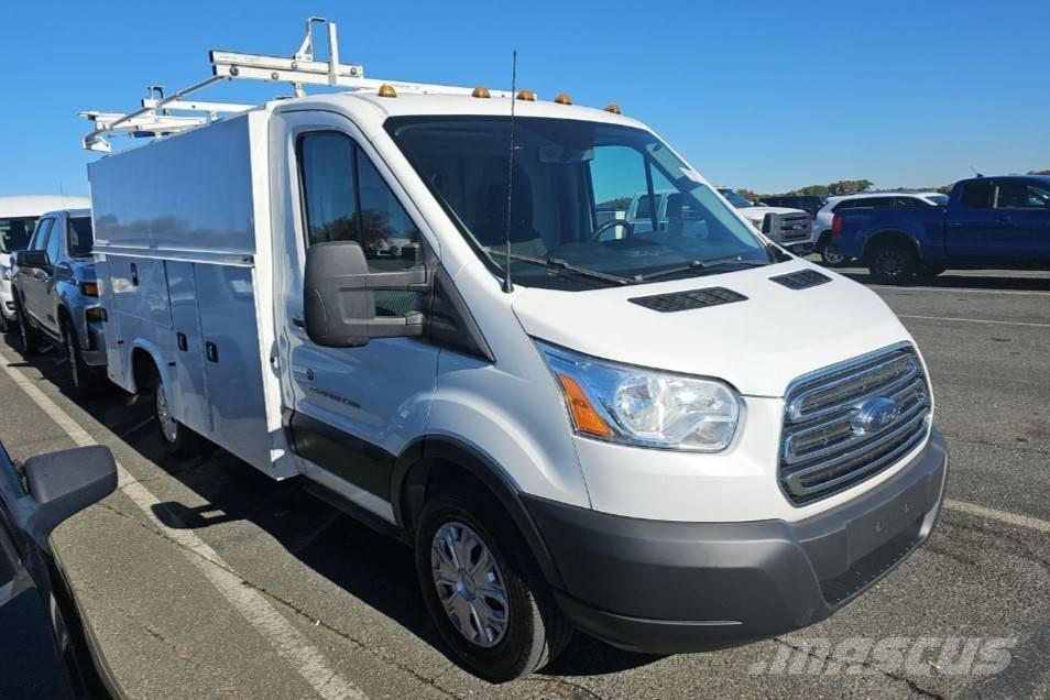Ford Transit 350 廂式貨物運輸車