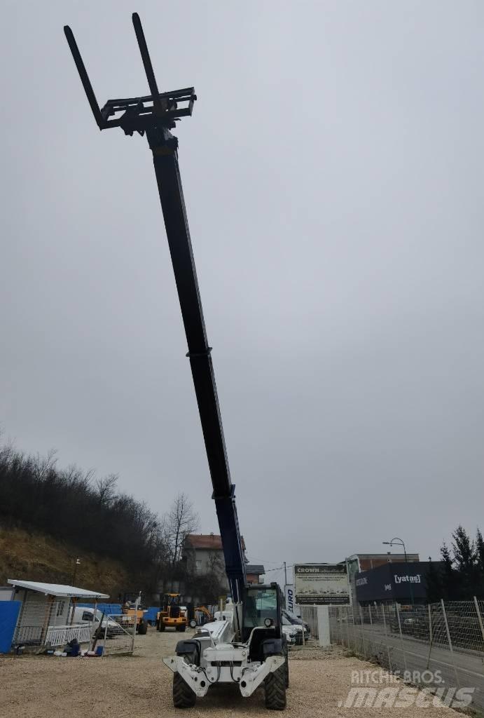 Bobcat T 40140 伸縮臂操作車