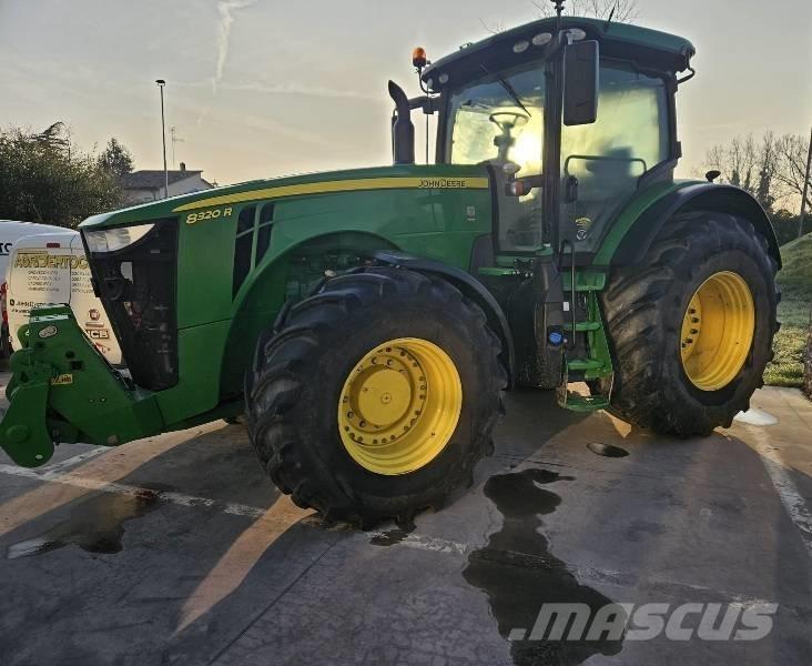John Deere 8320 R 曳引機