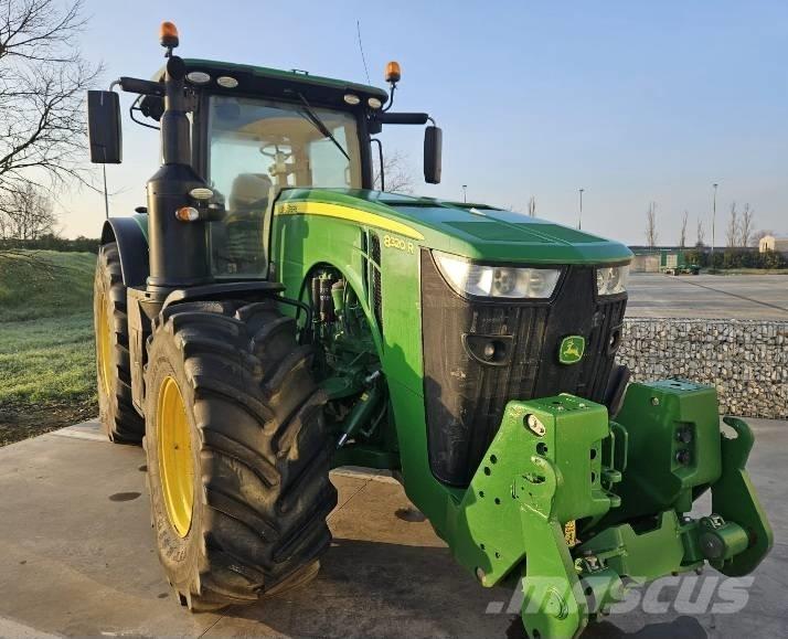 John Deere 8320 R 曳引機