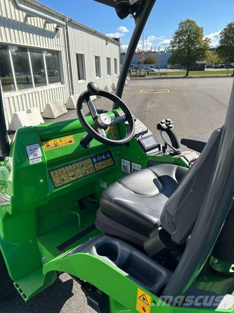 Avant 755 滑移轉向裝載機