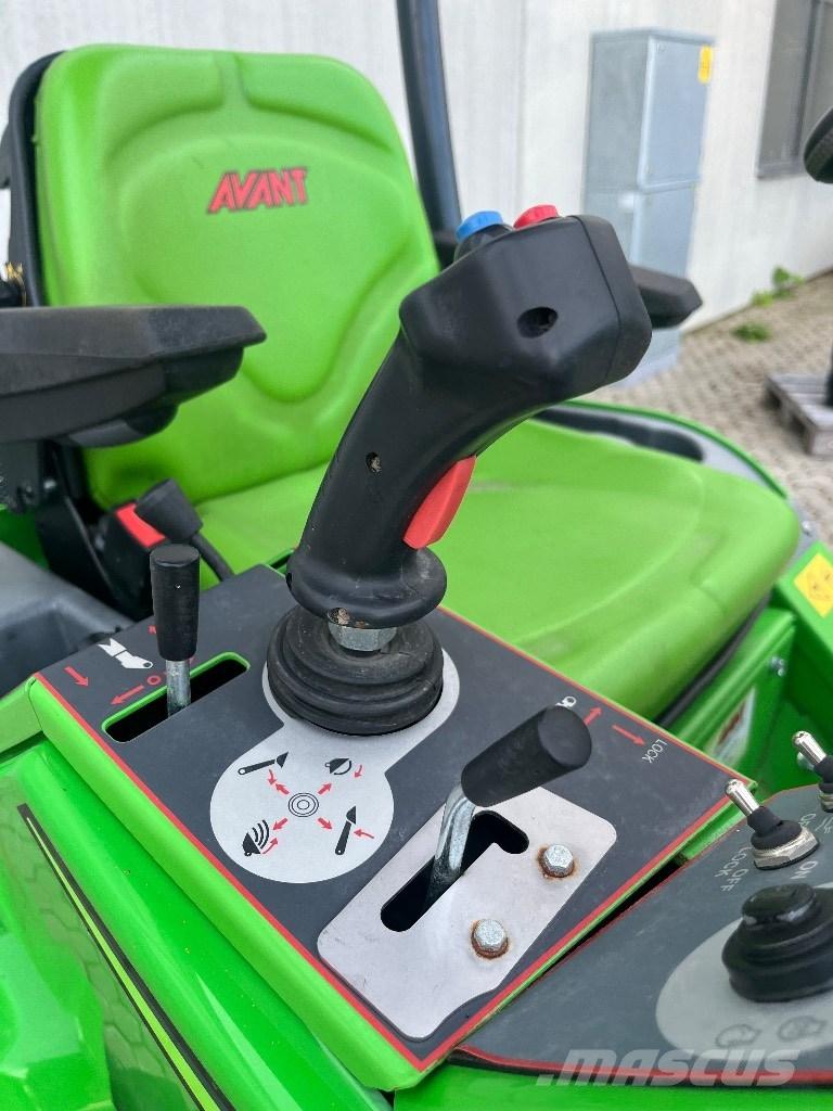 Avant 528 多功能裝載機
