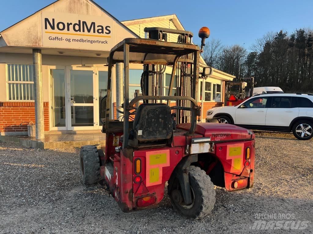 Moffett M4 25.3 柴油卡車