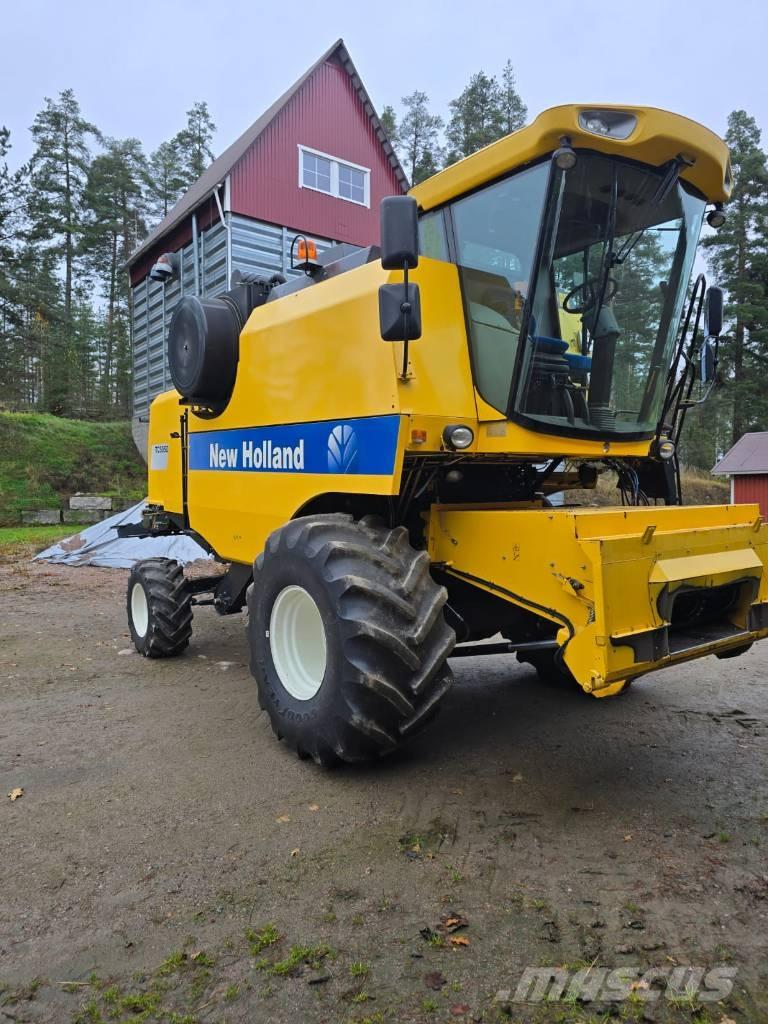 New Holland TC 5050 聯合收穫機