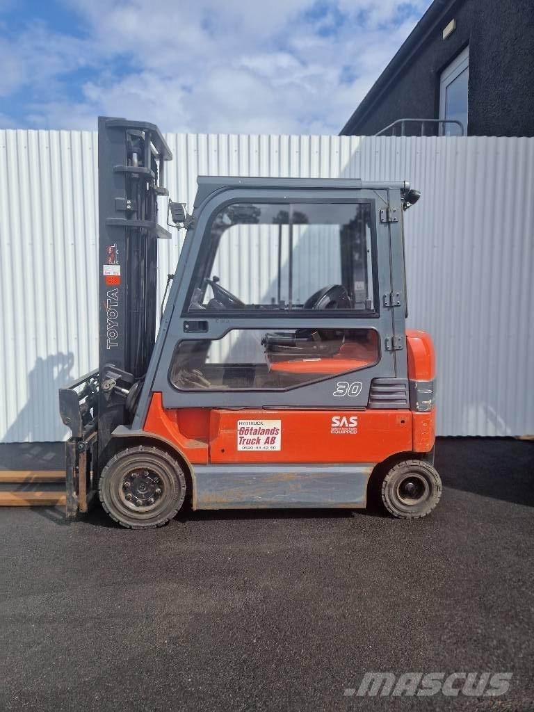 Toyota 7 FBMF 30 電動堆高機