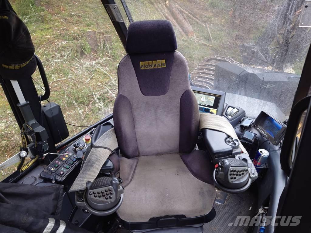 Ponsse ERGO 8W 收穫機