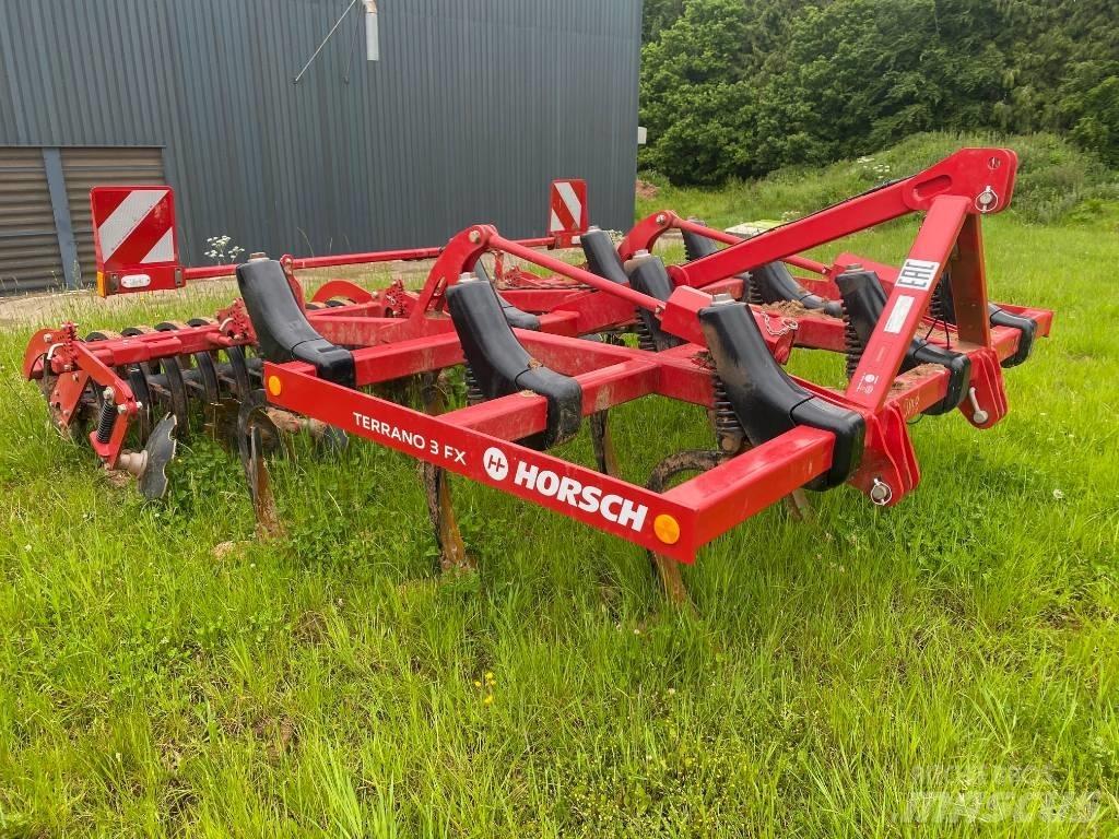 Horsch Terrano 3 FX 中耕管理機