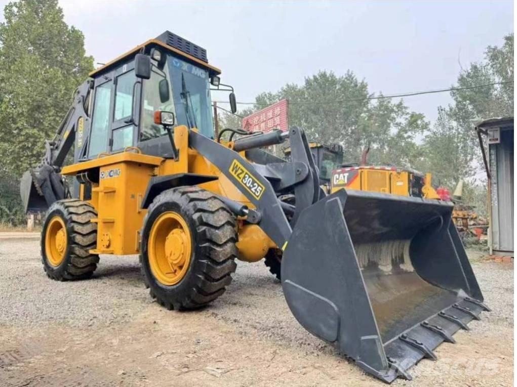 XCMG WZ 30-25 反鏟裝載機