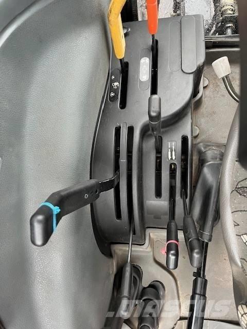 New Holland 5635 曳引機