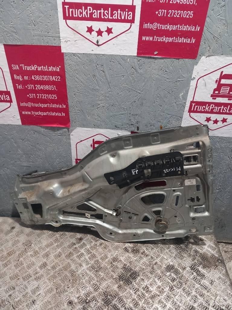 MAN TGA 81626456024 駕駛室與內部