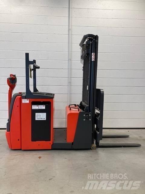 Linde L12AC/1171-01 行走控制式堆積機
