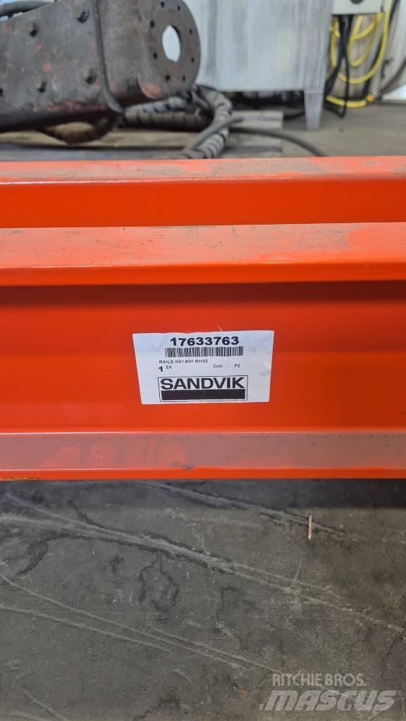 Sandvik Robolt 地下錨索鑽裝車