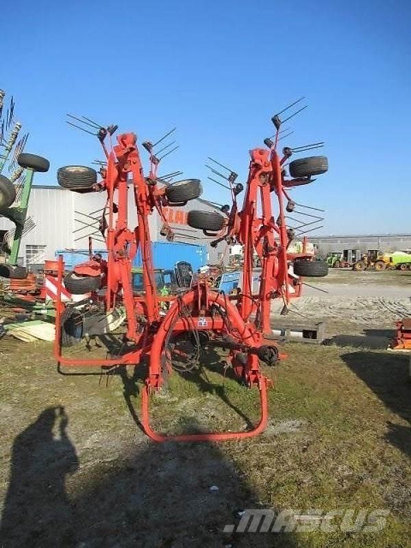 Kuhn GF8702 耙與翻草機