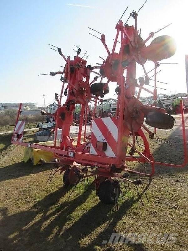 Kuhn GF8702 耙與翻草機