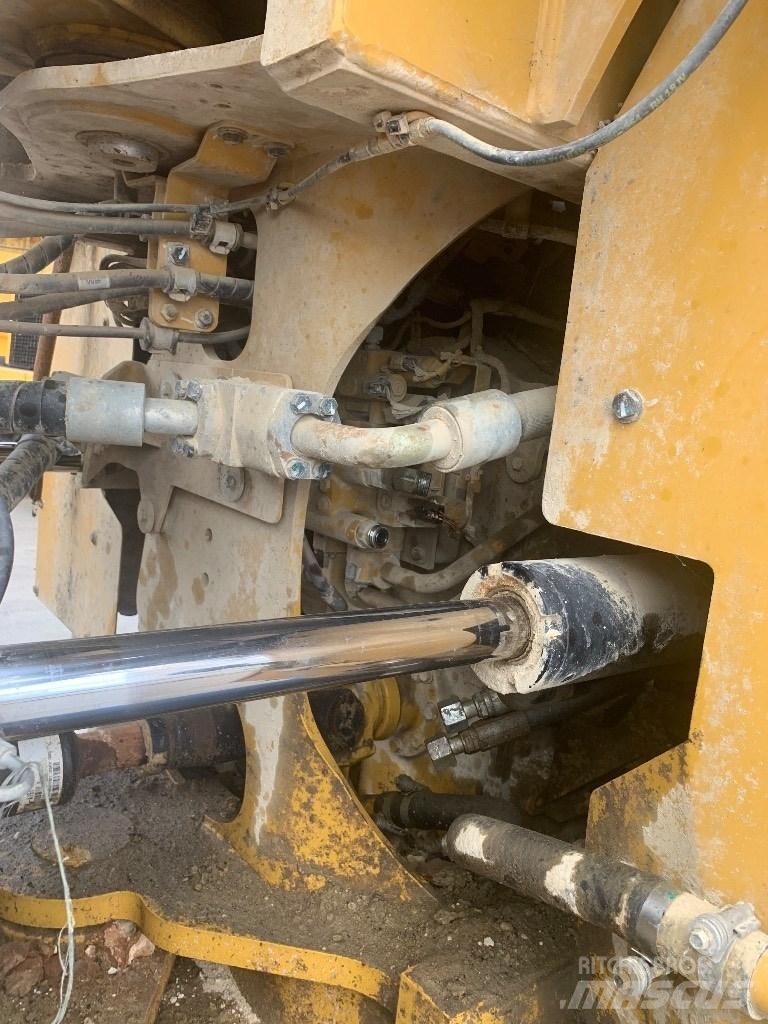 CAT 972 M 輪胎式裝載機