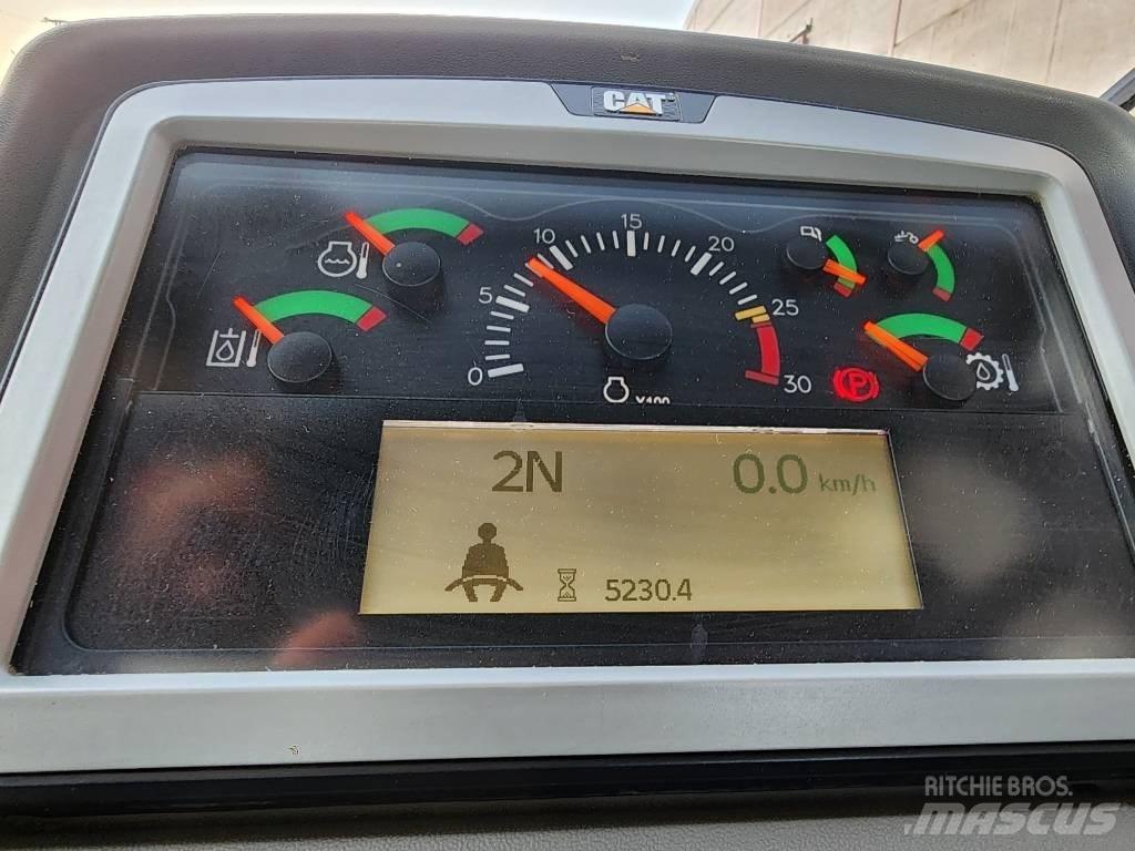 CAT 972 M 輪胎式裝載機