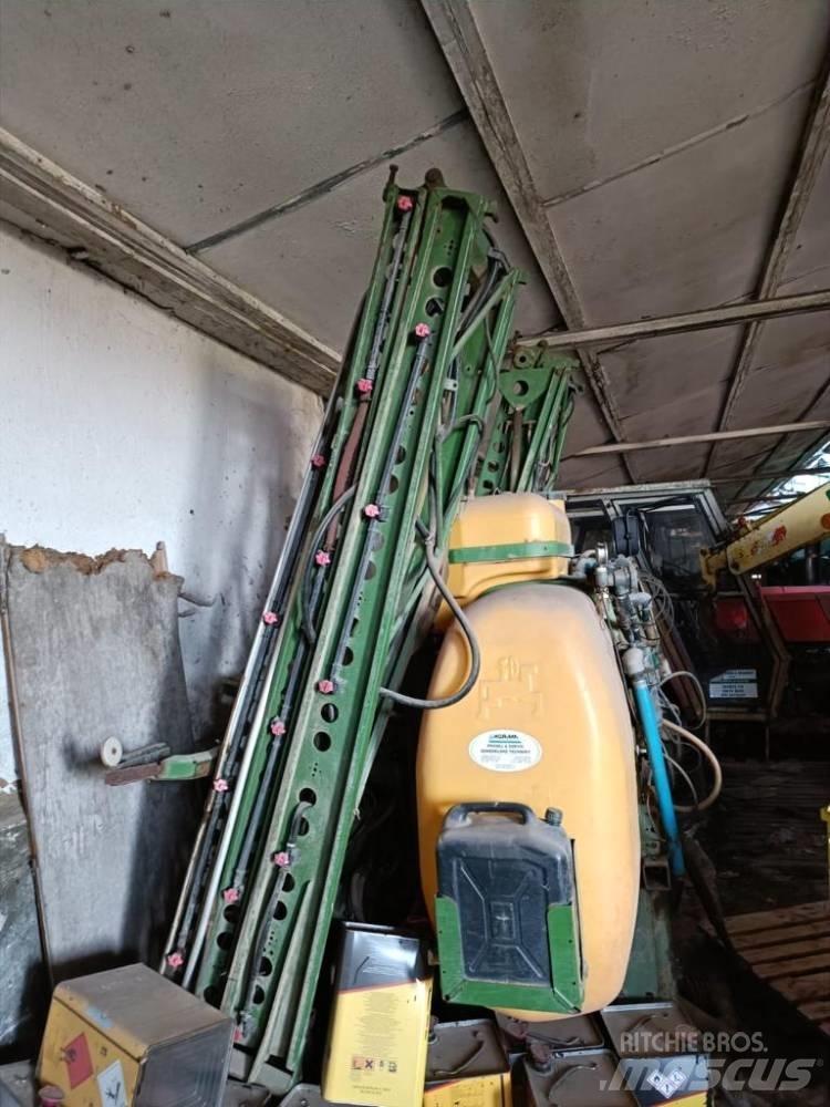 Amazone UF 1200 承載式噴霧機